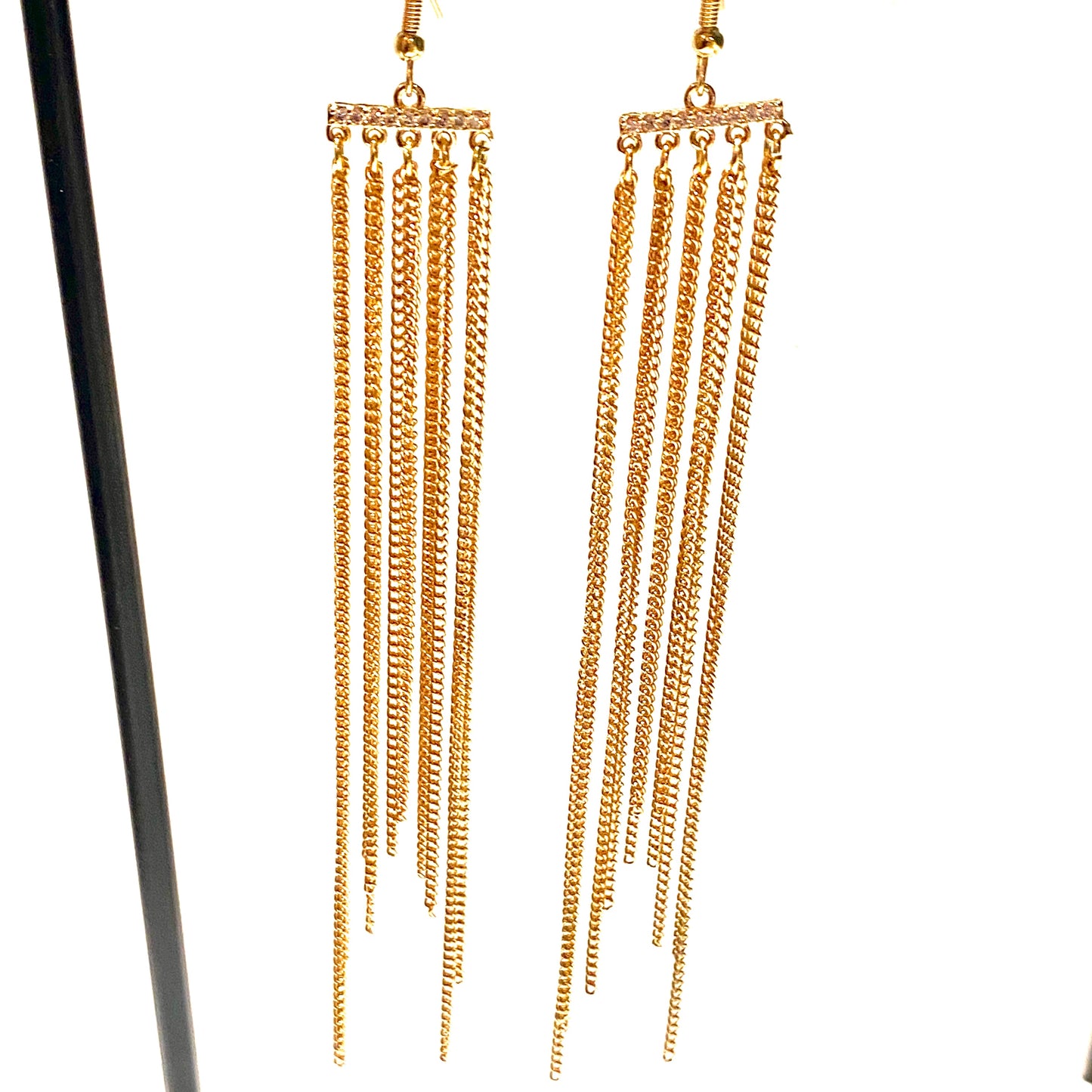 Links cubic zirconia