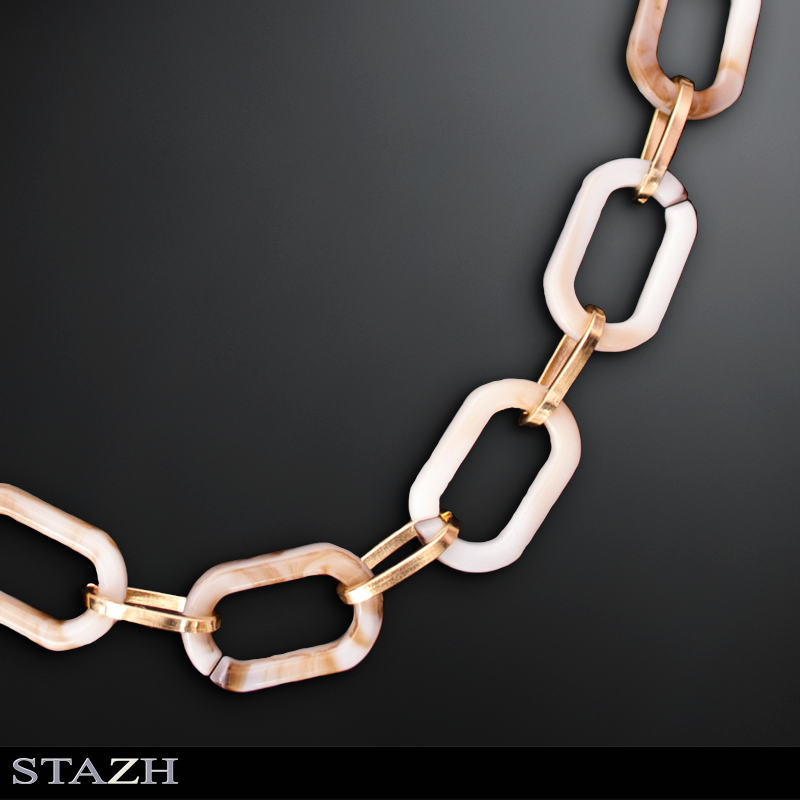 Chic necklace with acrylic chain