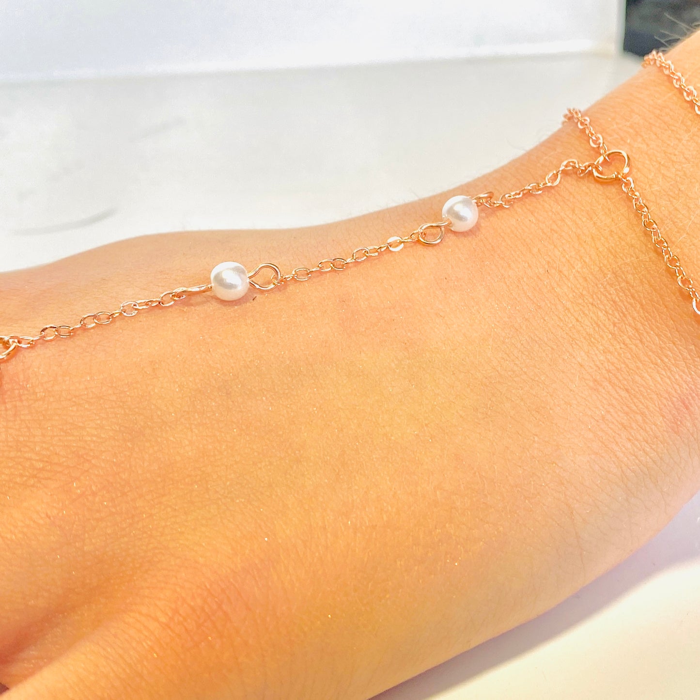 Armband kedjor Roseguld vita pearls