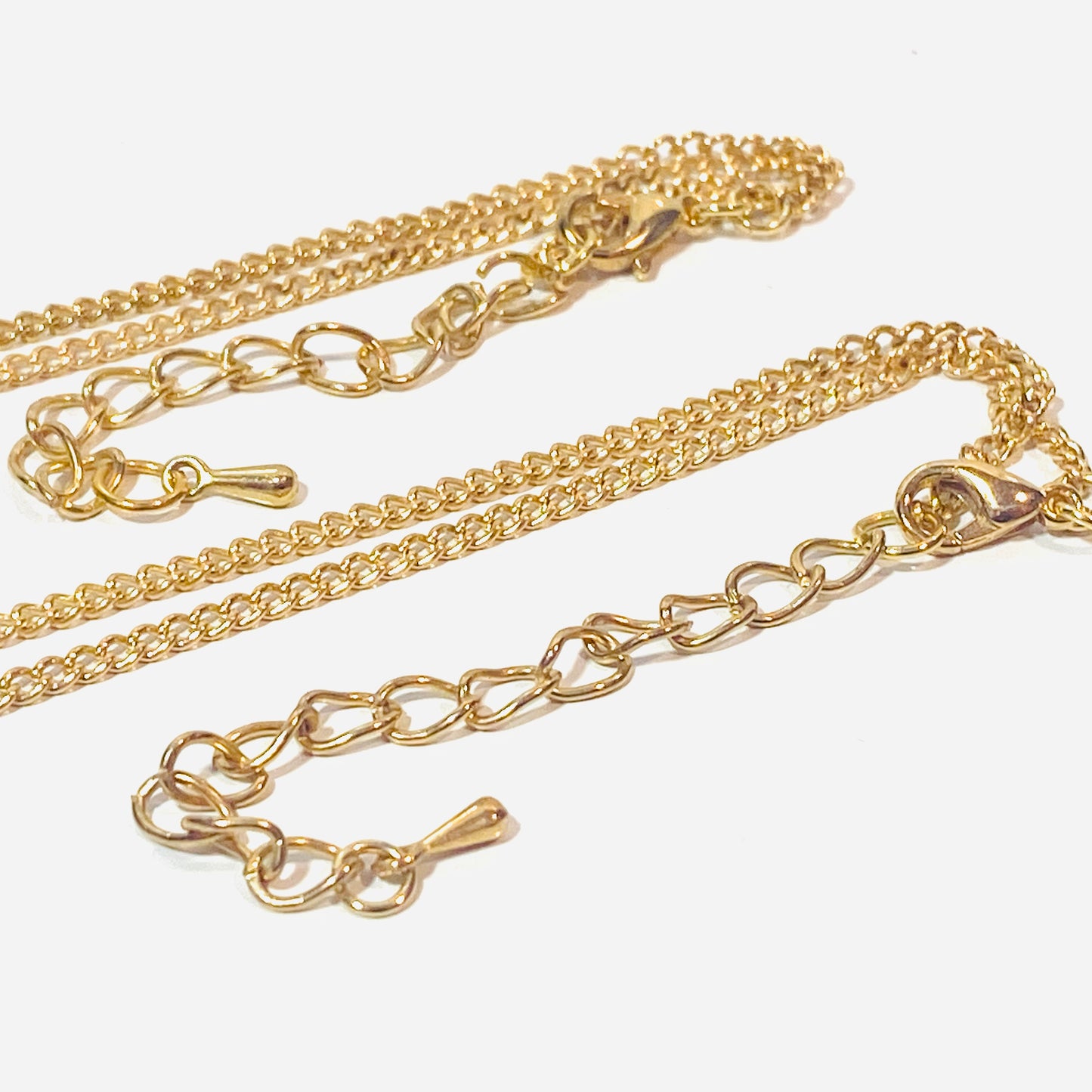 Färdiga halsband Ljusguld tvistad kedja