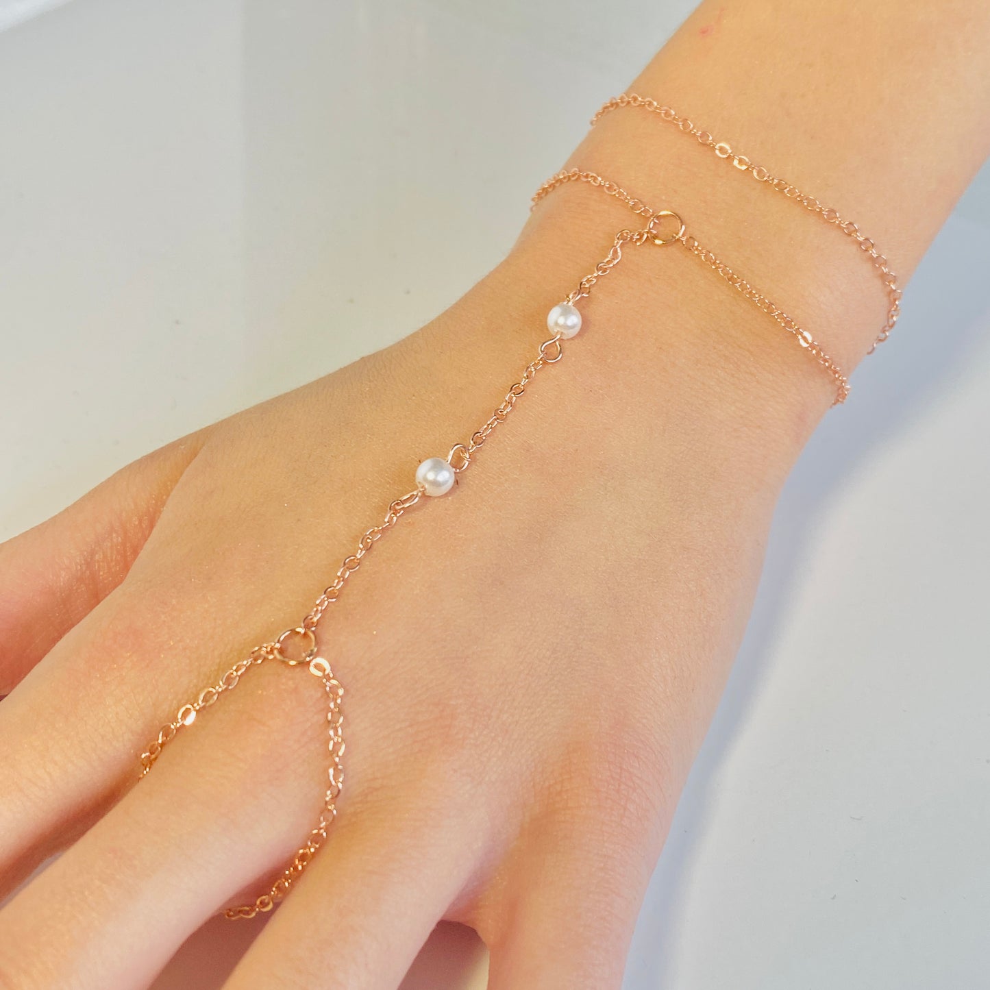 Armband kedjor Roseguld vita pearls