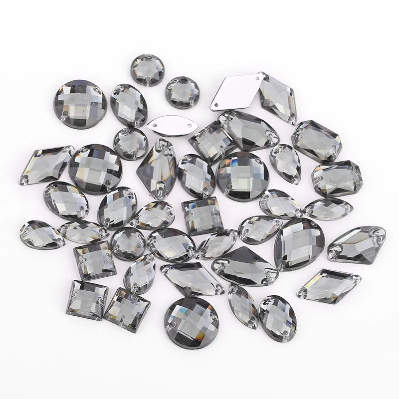 Mixed packaging with rhinestones in different shapes