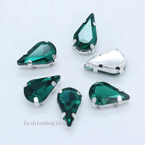 Droppformade strass stenar man syr fast