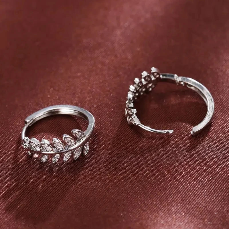 Earrings hoops with leaves in rhinestones