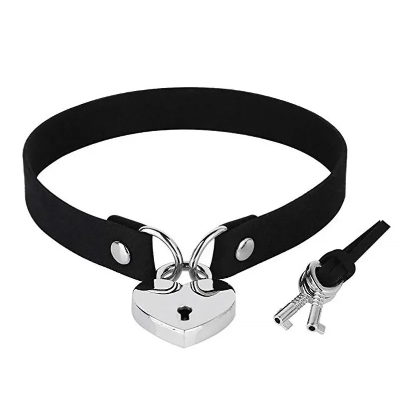 Halsband i Goth/punk stil