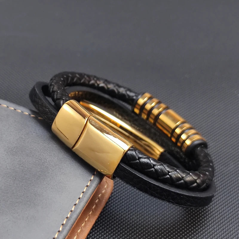 Armband svart läder med guld detaljer