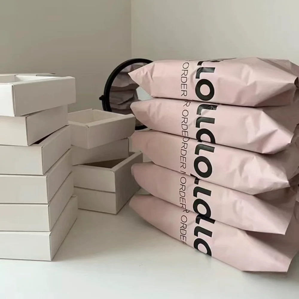 Fraktpåsar med text