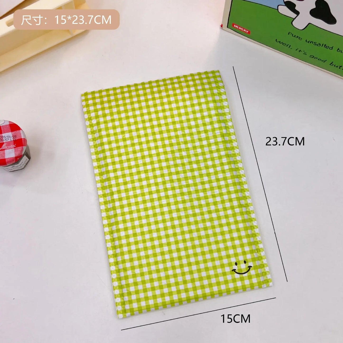 10-pack Checkered padded envelopes in various colors