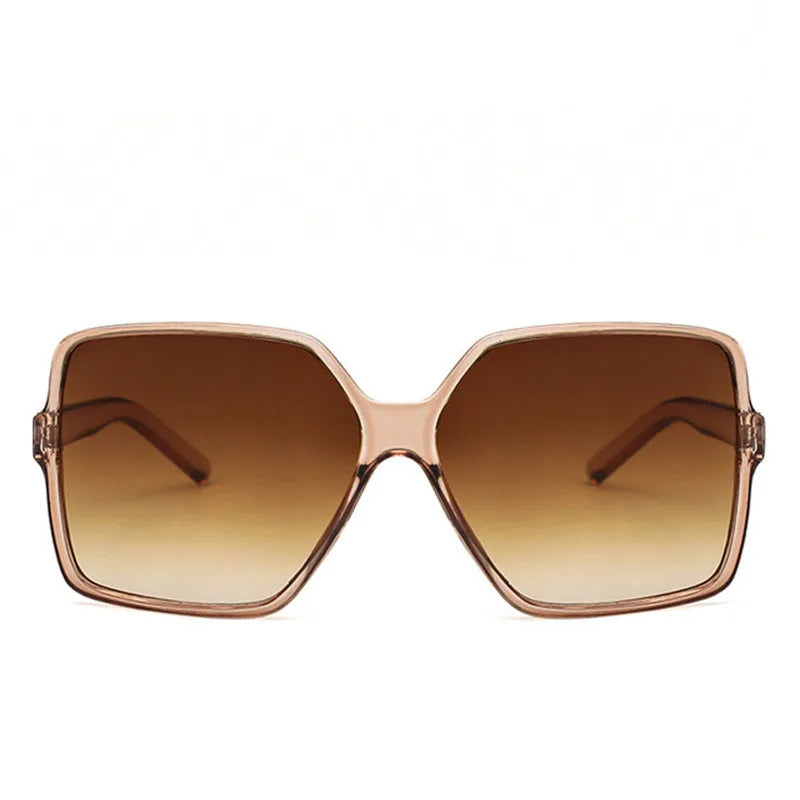 Sunglasses with square lenses in darker tones