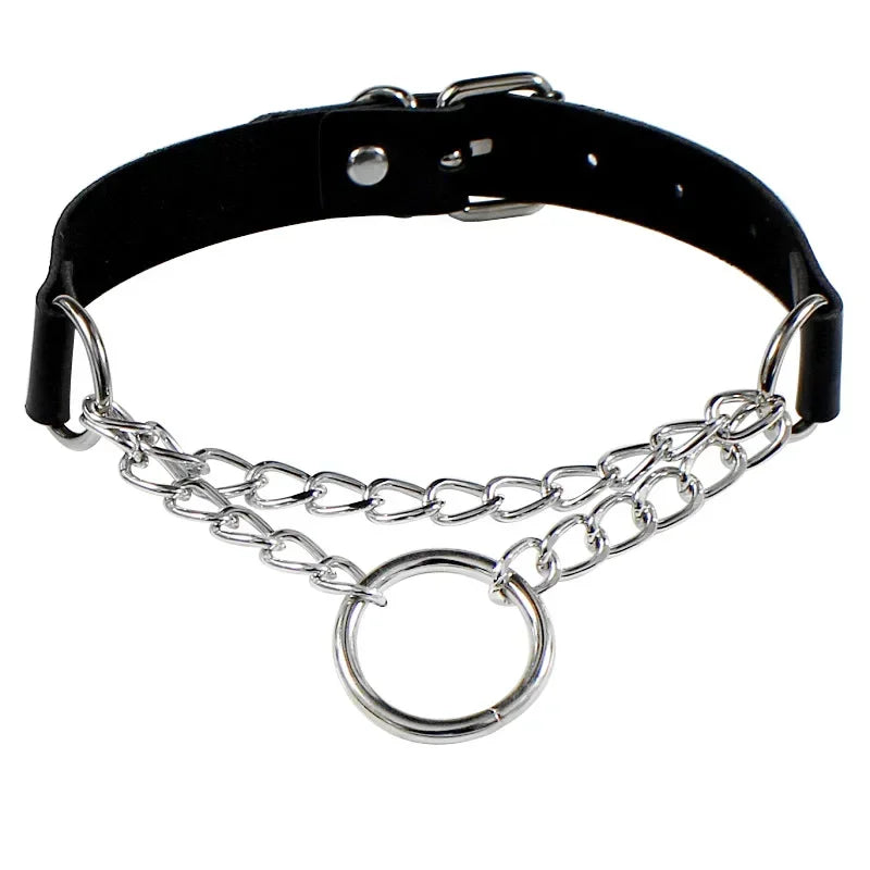 Halsband i Goth/punk stil