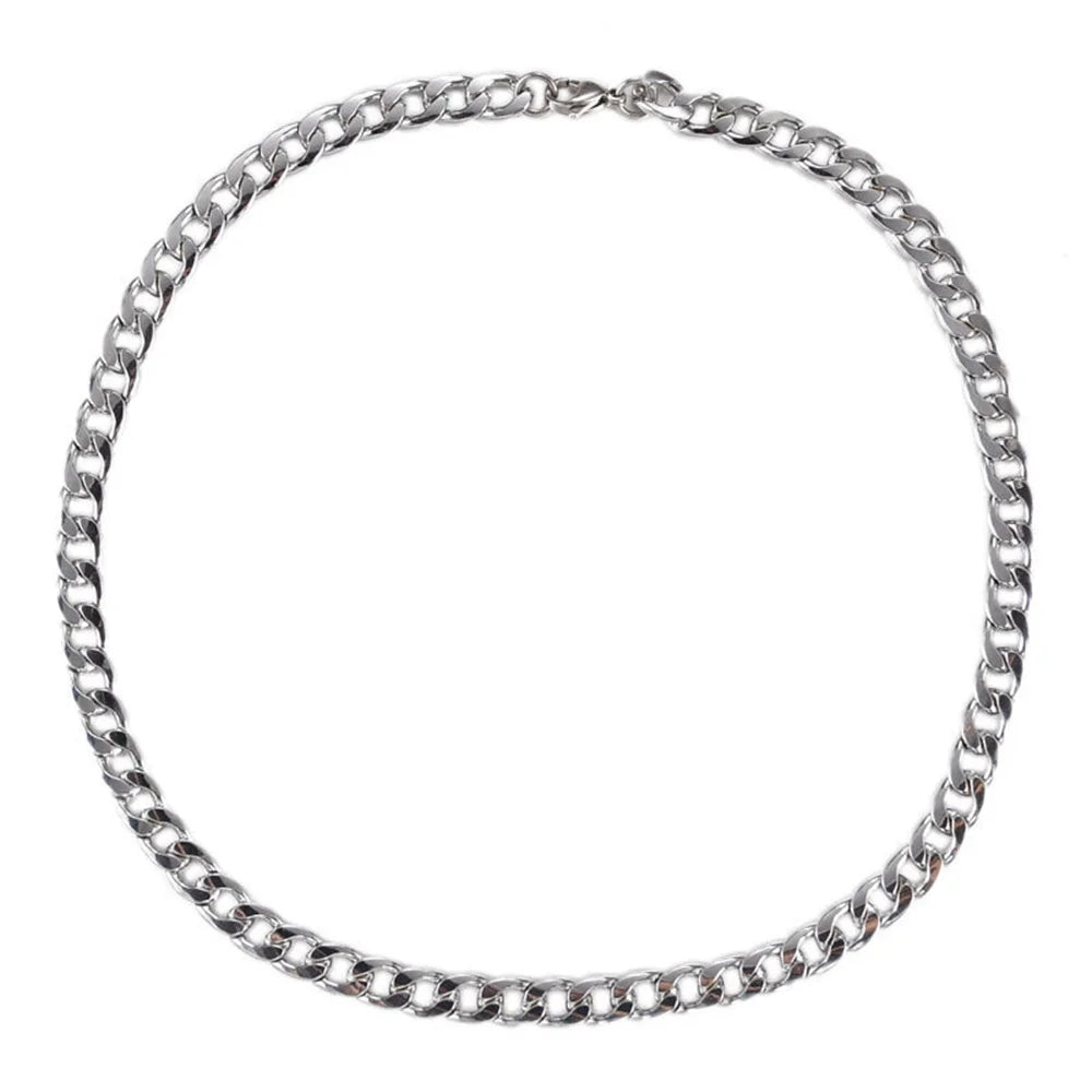 Halsband med curb kedjor i olika storlekar