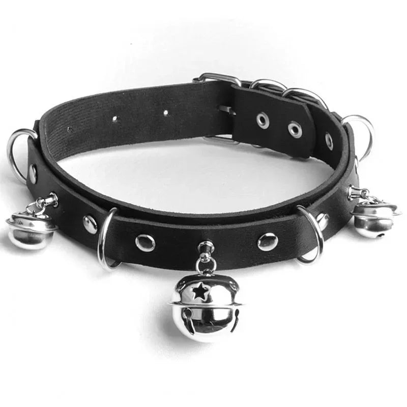 Halsband i Goth/punk stil