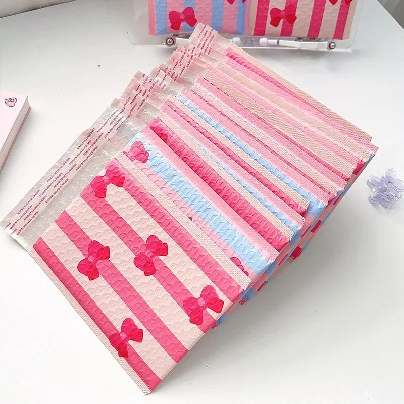 20-pack padded envelopes with bows