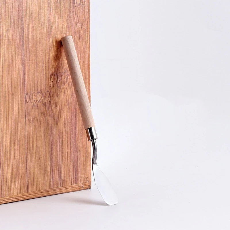 Kit with painting knives