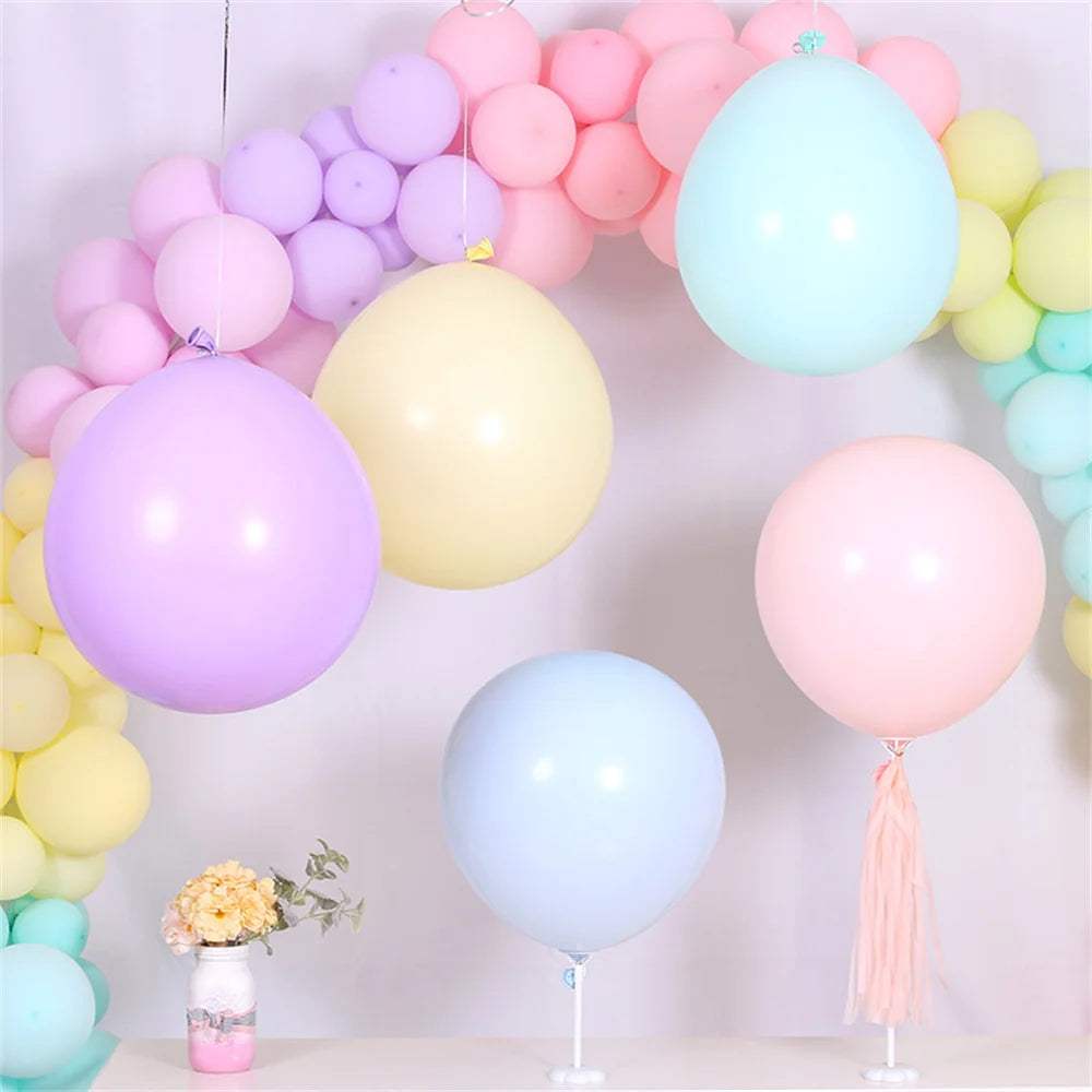 Stora pastellfärgade ballonger