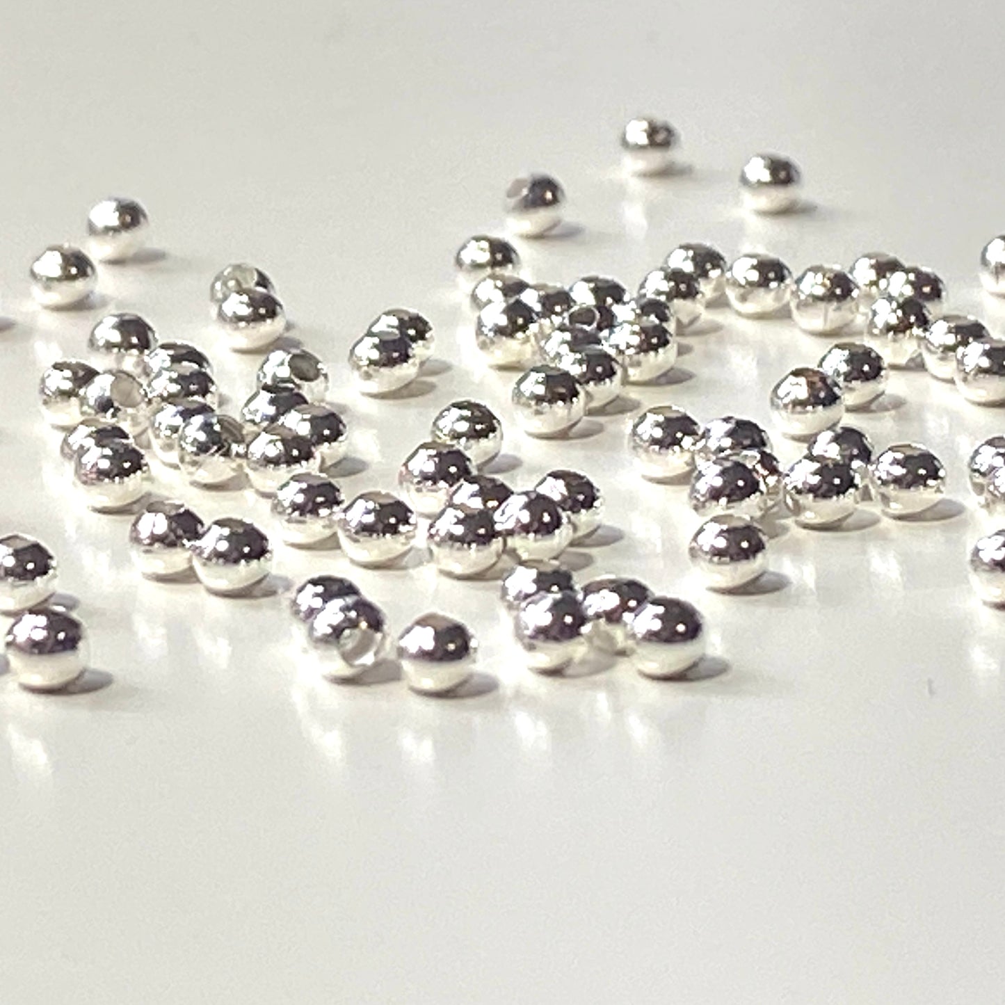 Pearls platinum 2mm