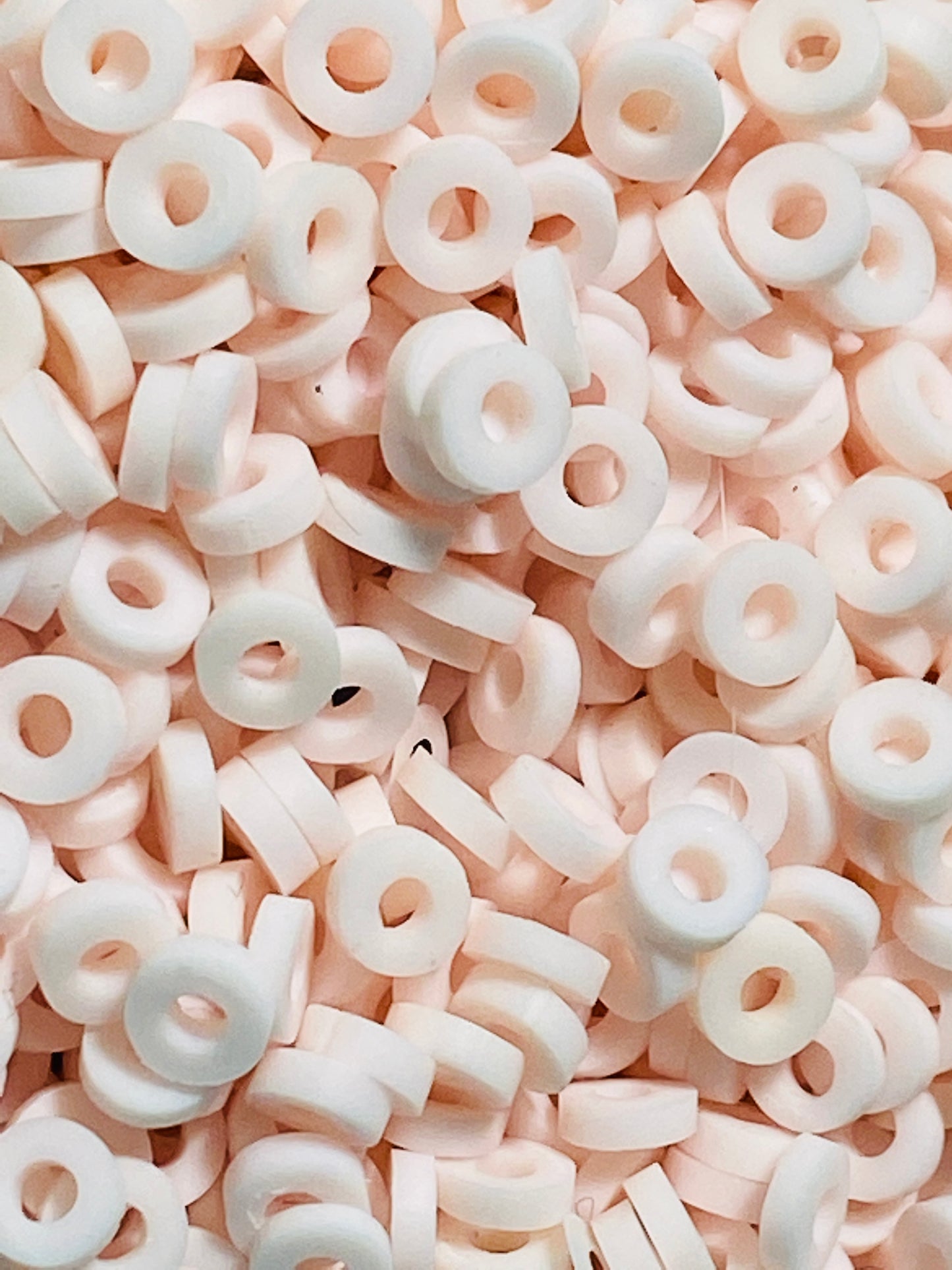 Heishi beads Light pink 4mm