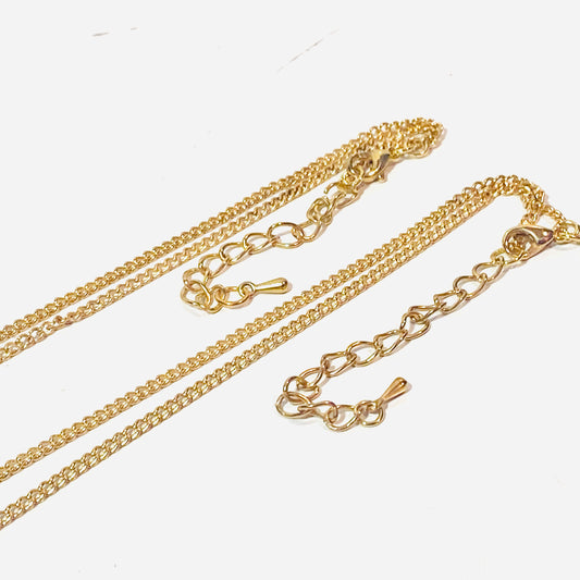 Färdiga halsband Ljusguld tvistad kedja