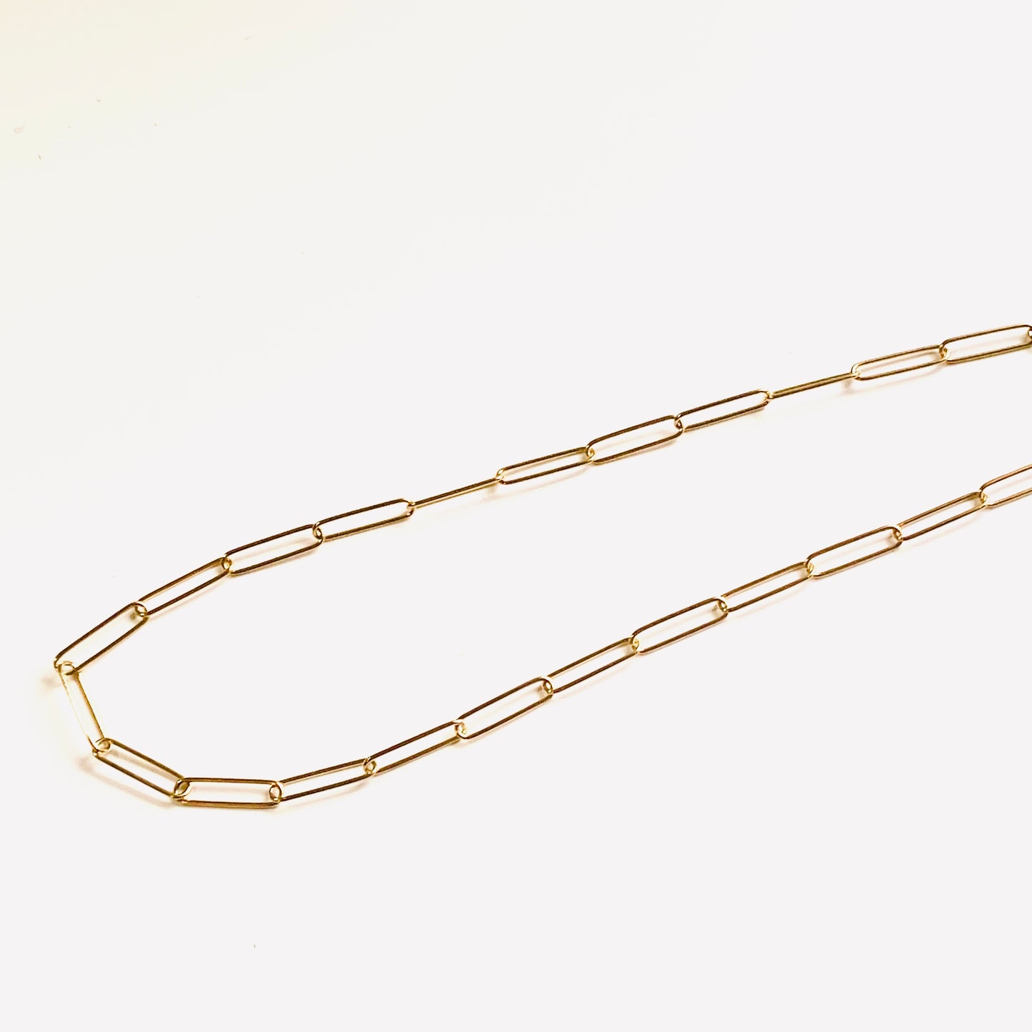 Paper clip chain halsband
