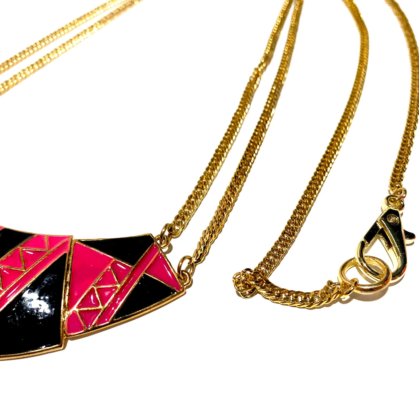 Necklace with large link pink black
