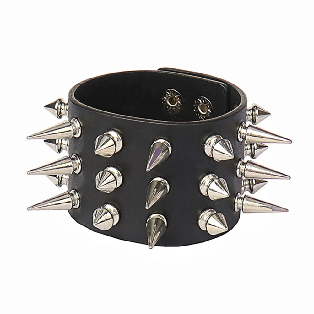 goth punk armband svart läder med nitar i olika motiv