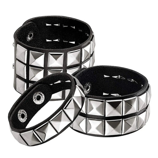 3-pack svart armband med pyramid nitar