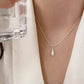 Halsband platinum med droppformad berlock