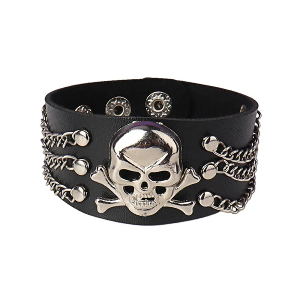 goth punk armband svart läder med nitar i olika motiv
