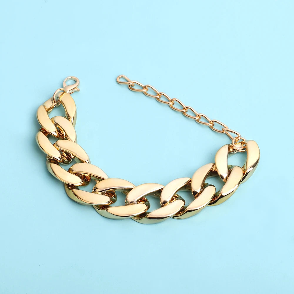 Armband med bred akryl kedja i metallic färger