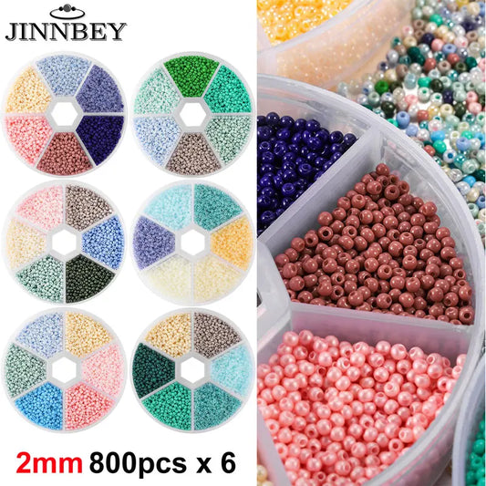 Pärllådor med seed beads ljusa färger