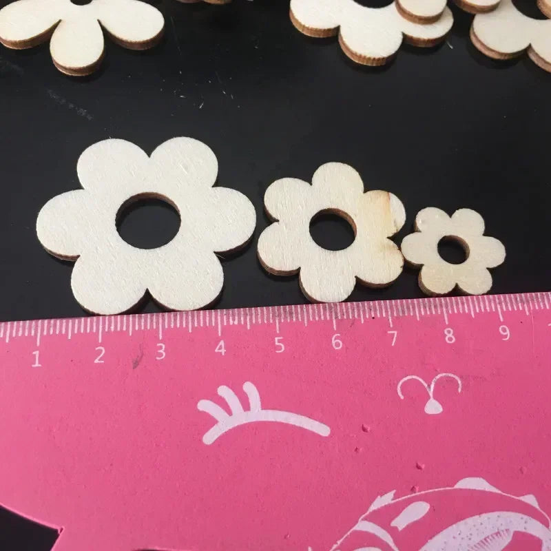 Blommor i trä skivor