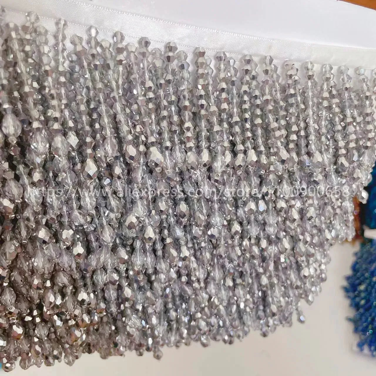Tassel med pärlor längd 91cm