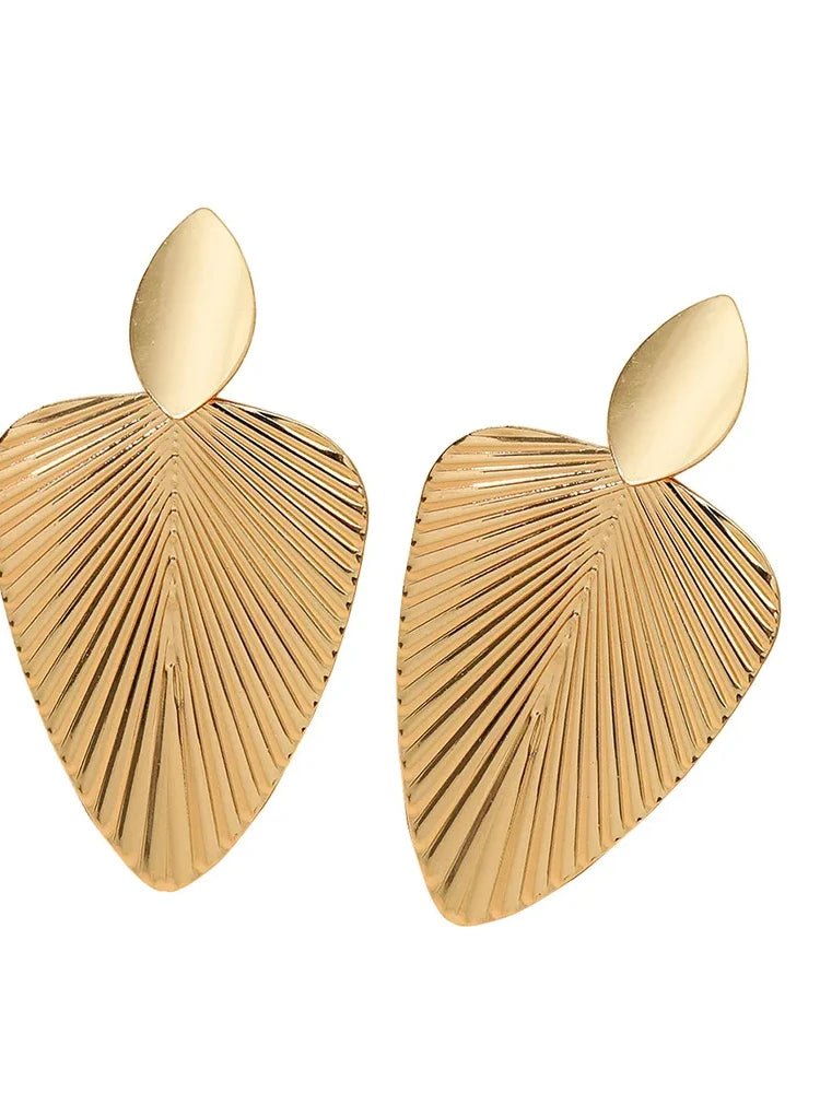 Leaf-shaped earrings Light gold in Stainless steel