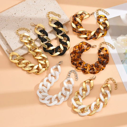 Curb chain armband