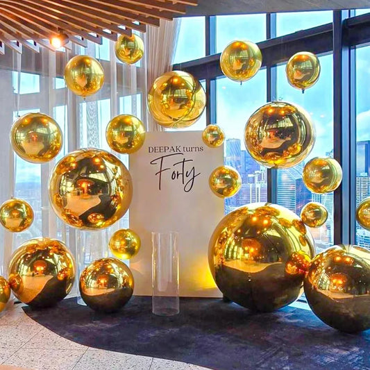 Stora metallic färgade ballonger