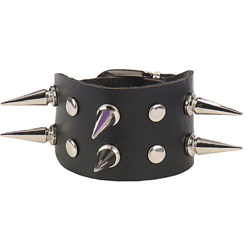 goth punk armband svart läder med nitar i olika motiv