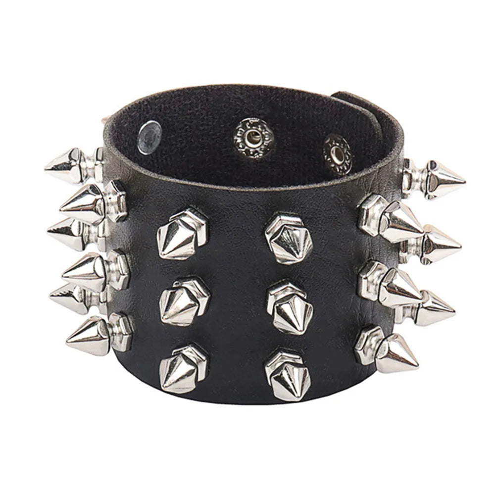 goth punk armband svart läder med nitar i olika motiv