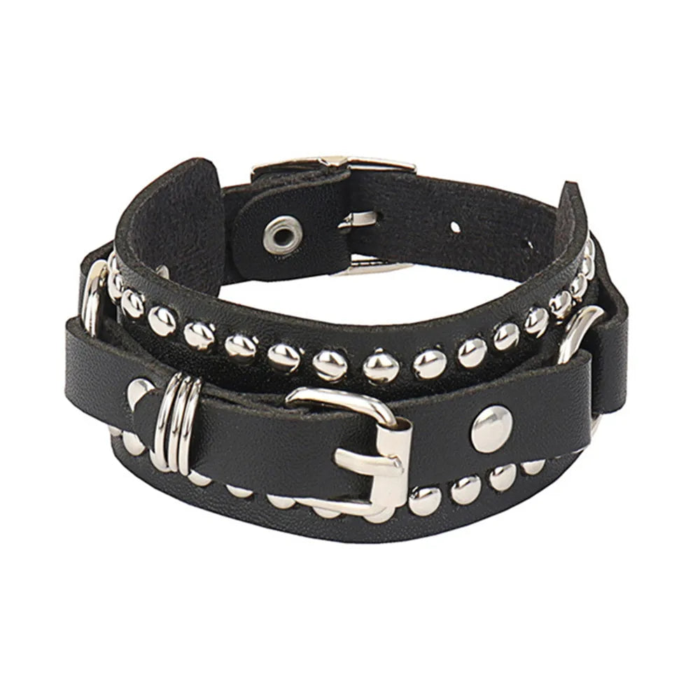 goth punk armband svart läder med nitar i olika motiv