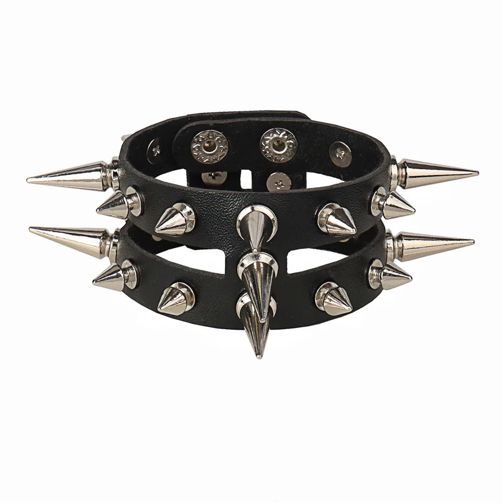 goth punk armband svart läder med nitar i olika motiv