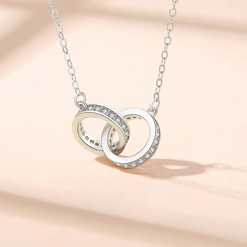 Halsband med dubbel ringar strass stenar 925 sterling silver