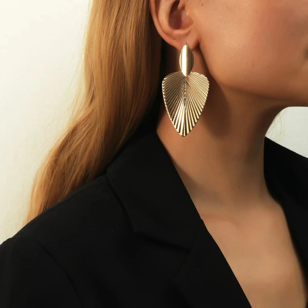 Leaf-shaped earrings Light gold in Stainless steel