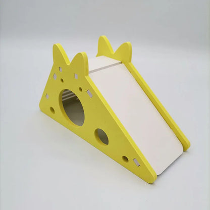 Hamsterhus och rutschkanor med koja