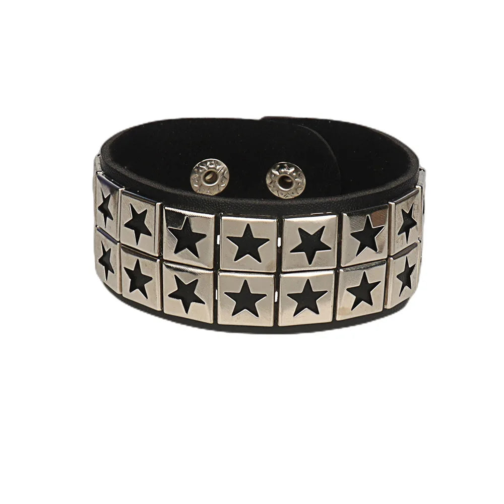 goth punk armband svart läder med nitar i olika motiv