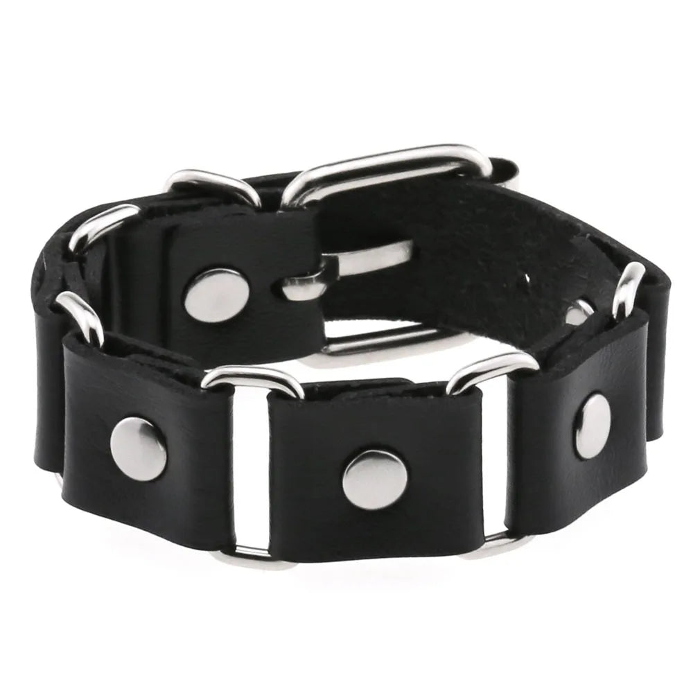 goth punk armband svart läder med nitar i olika motiv