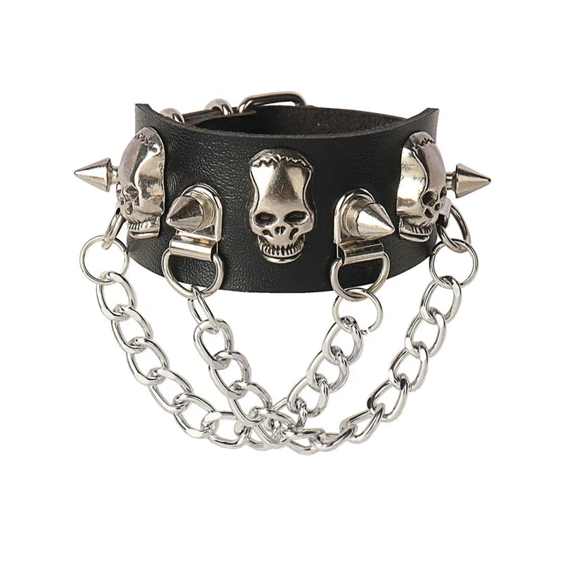 goth punk armband svart läder med nitar i olika motiv